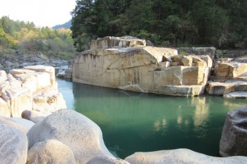 Fascinating rock formations and the beautiful emerald green color of the river