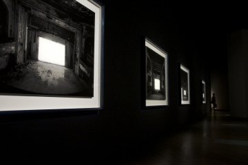 Hiroshi Sugimoto - abandoned theatres series
