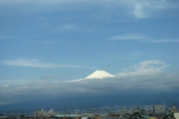 The top of Mt. Fuji showed for a few moments, the photo from the Shinkansen