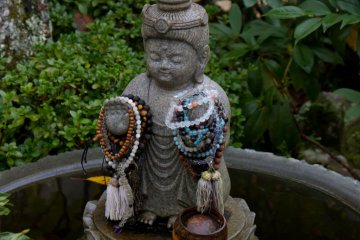 Statues play quite a role on the temple grounds
