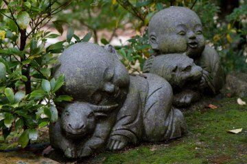 These statues seemed to underline the importance of nature—they were adorable