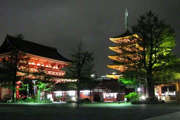 Asakusa adalah salah satu objek paling "turistik"