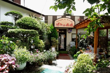 Entrance to Pan-no-Mimi
