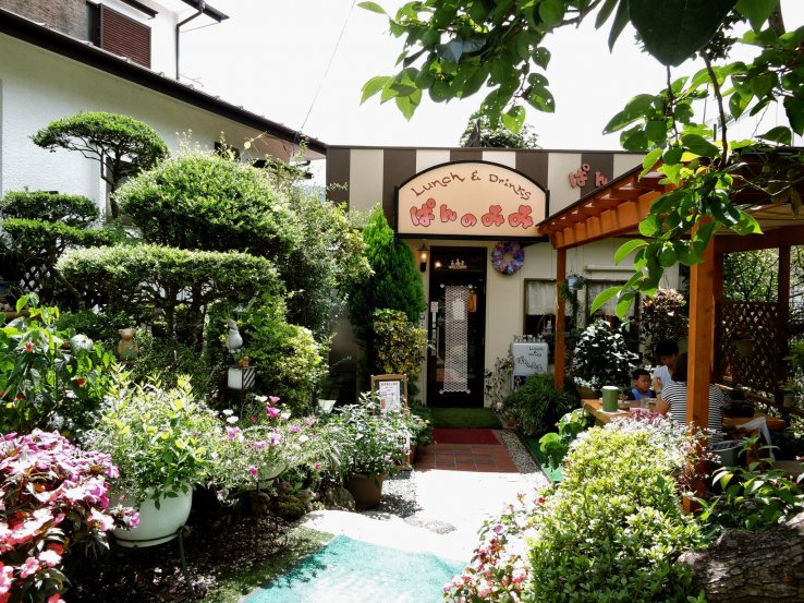 Entrance to Pan-no-Mimi