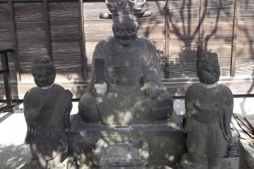 Enma-raja, king of the underworld, with his servants