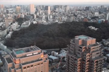 Looking kind of south-east across Meguro towards Tokyo Bay