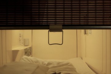 Una cortina de bambú hace tu cuarto más acogedor
