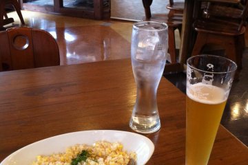 Garlic fried rice and pilsner at Kaigun-san no Mugishu-kan