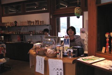 Kokeshi shop suggests the works by local artists