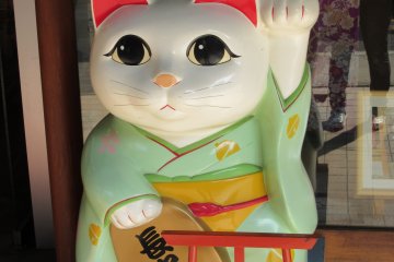 Greeting cat - Maneki neko desu