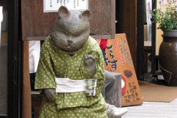 Maneki neko in kimono