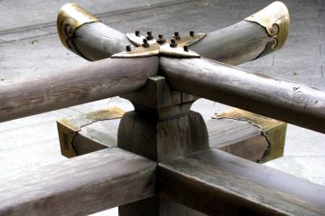 Traditional wooden attachment