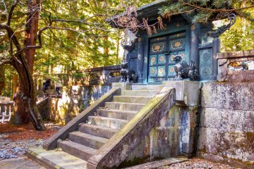 Located towards the back of Toshogu Shrine is this locked gate which is perhaps an unofficial shortcut to the resting place of Leyasu Tokugawa, (the founding Shogun of the Tokugawa Shogunate)