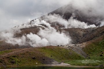Sugatami Pond and Asahidake's volcanic vents