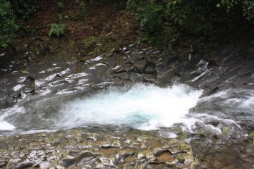 Un peu de géologie le long de la rivière