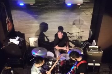 The Dirty T's from the balcony