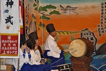 Taiko drums, the flute and cymbals make up the traditional kagura orchestra.