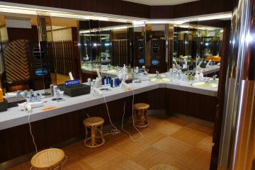 Beautify yourself at the Hollywood Sauna & Spa