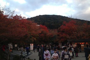 Crowds during autumn are indeed overwhelming, but lively!
