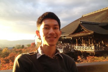 Despite being a solo traveler, there's no limit to having your photo taken. Just ask the lovely Japanese visitors or other awesome tourists for a snap or two!