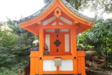 Well kept temple in the outer precicnt 