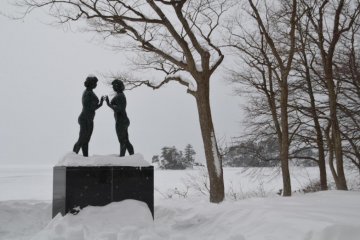 The Tohoku maiden on the shore of Lake Towada