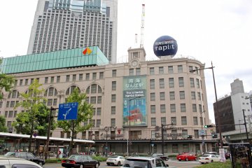 The Nankai Line connects Kansai International Airport directly with Nankai Namba Station in heart of Osaka. The station building is also home to the many stores, restaurants and services of the Namba City shopping complex.