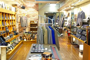 Even classy businesses like Tailor Katsura are in on the coupon action.