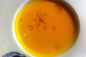 Stunning minimalist crockery complements natures colors in the soup