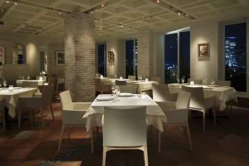 Stella dining room
