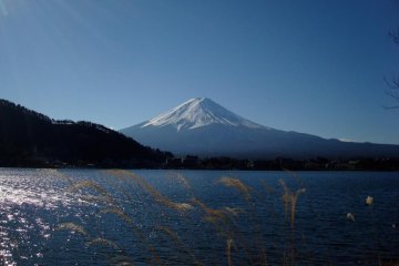 Splendid Lake Kawaguchiko with Fuji-san in the background
