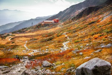 From the cable car station head north towards Kiso-koma-ga-take where you will see the first of two mountain huts
