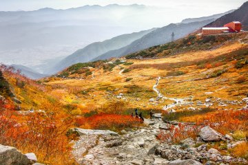The mountain ranges open up when looking to your left