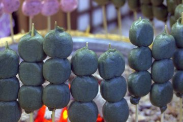 Dango being sold at one of several huts throughout the park