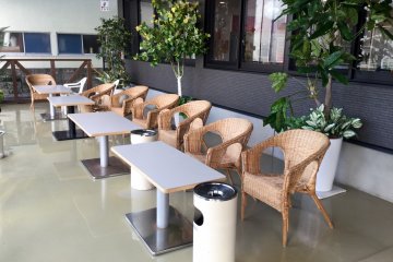 Lounge and smoking area outside