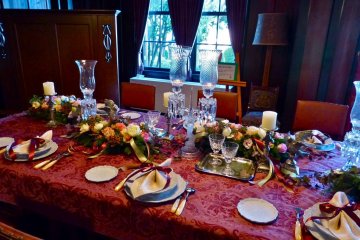 Christmas dinner settings