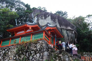 Big rock at Kamikura Shrine