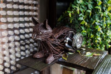 Another cat made of steel this time