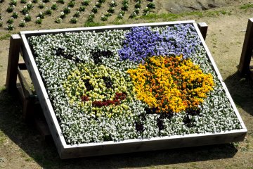 Bee flower art