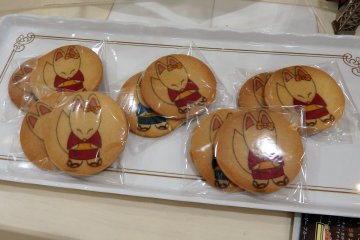 These crunchy cookies are decorated with Yuda Onsen's symbol, a white fox.