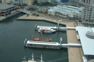 Vue sur le Port de Kobe depuis la Kobe Tower