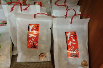 Octopus rice crackers