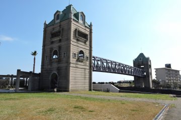 A rather dilapidated replica of London Bridge 