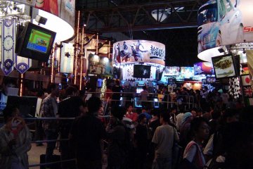 Tokyo Game Show at Makuhari Messe, 2004