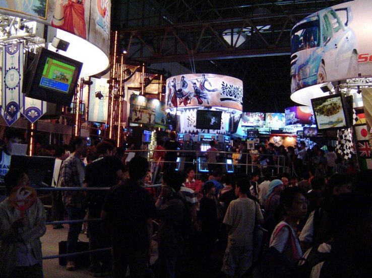 Tokyo Game Show at Makuhari Messe, 2004