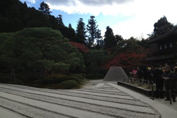Ginkakuji’s “Moon Viewing Platform” with the touch of red leaves