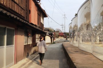 Inujima Cafe Walk