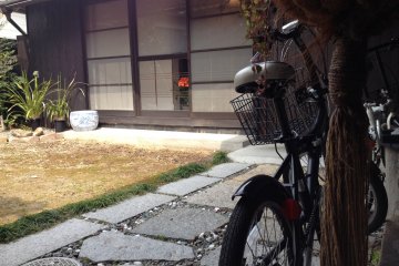 Park your bike and take a stroll to the cafe