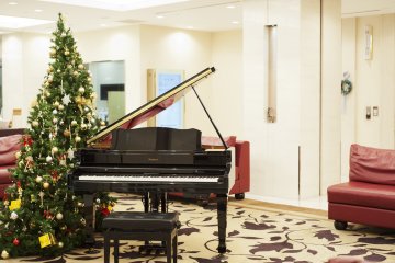 The piano in the lobby