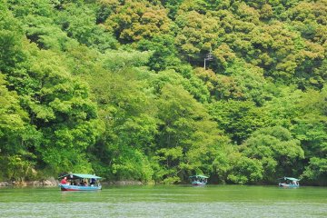 Sightseeing on the Hijikawa River in Ozu